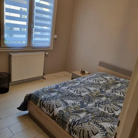 Entier 5 Personnes Avec Jardin *